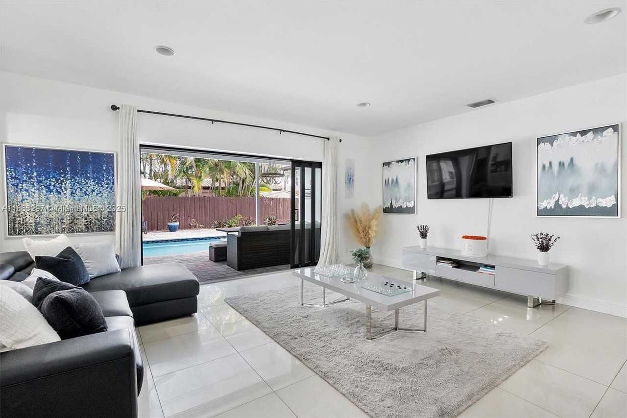 5800 Ne 18th Ave #0 - Photo 5 of 49