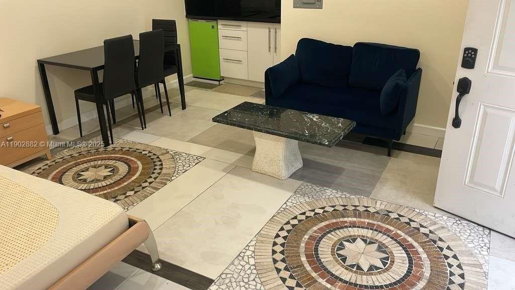 1150 Normandy Dr #102