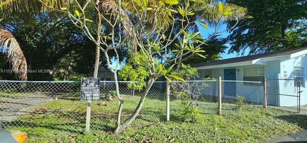 161 Nw 40th St #2 - Photo 3 of 31