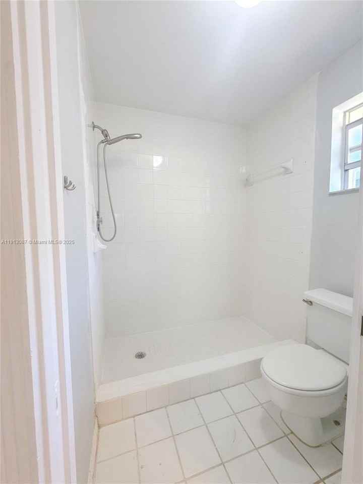 3863 Nw 122nd Ter #3863 - Photo 6 of 9