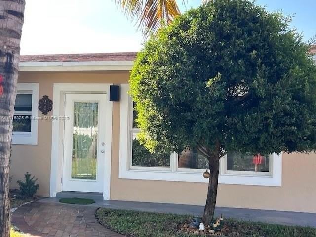 4281 Ne 13th Ave - Photo 3 of 14