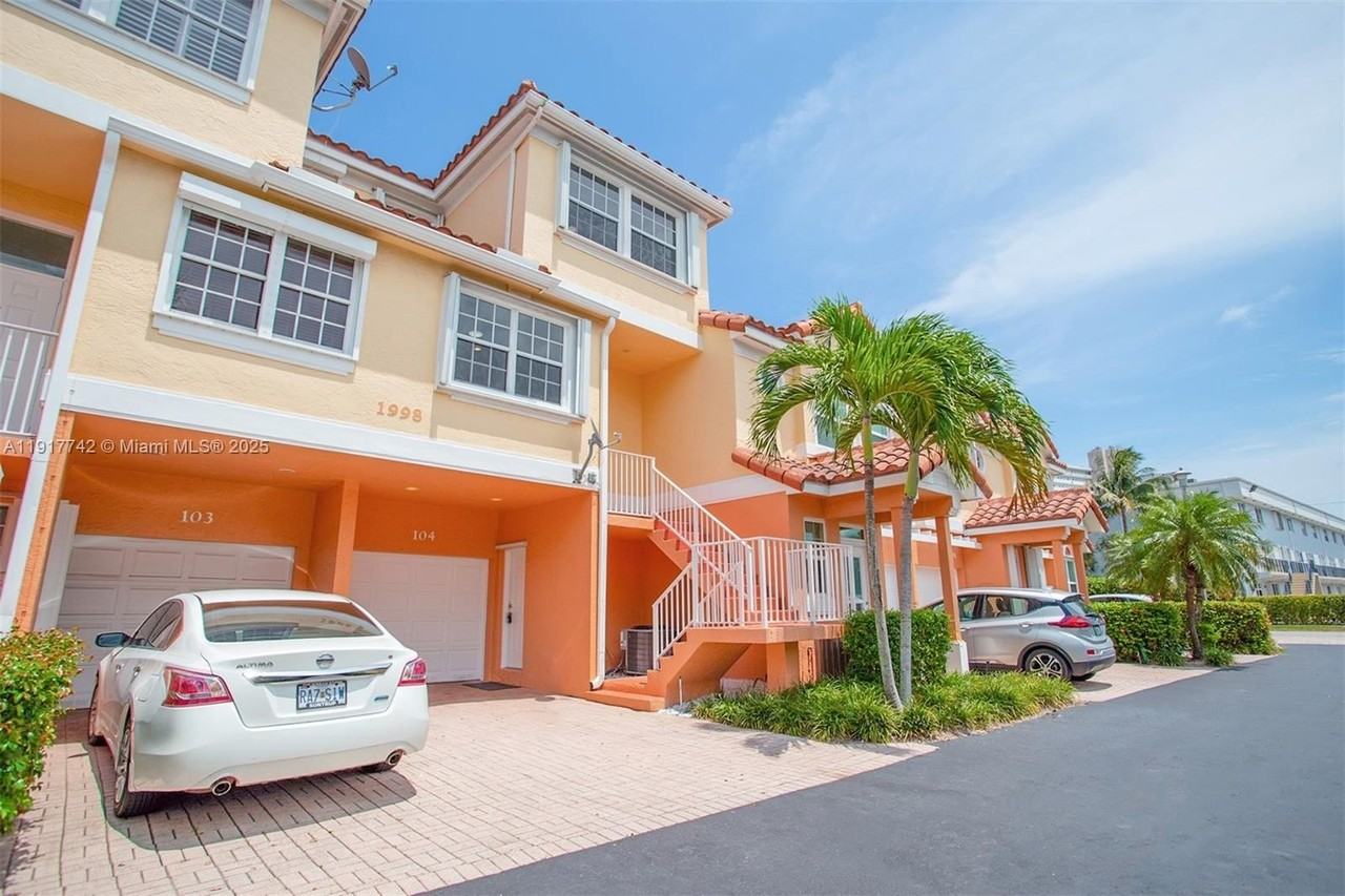 1998 Ne 7th St #104 - Photo 2 of 50