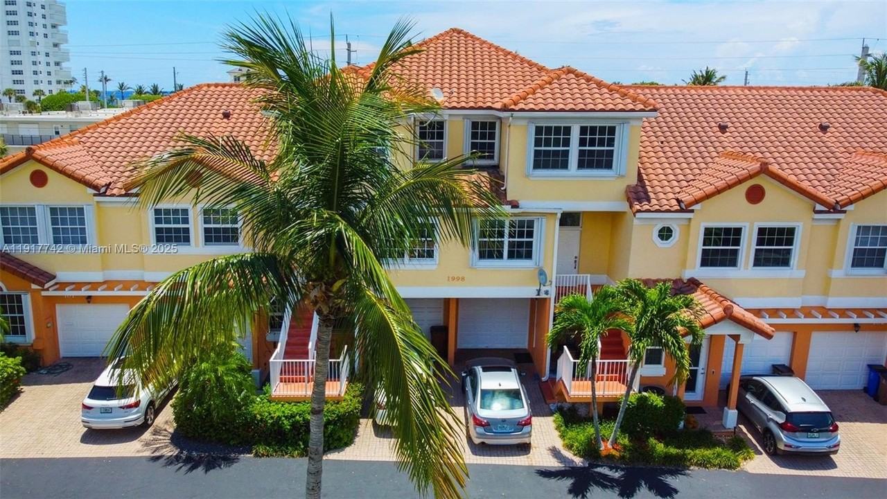 1998 Ne 7th St #104 - Photo 6 of 50