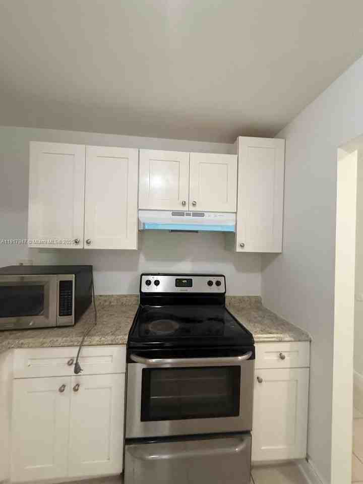 4304 Nw 9th Ave #1-3C - Photo 6 of 28