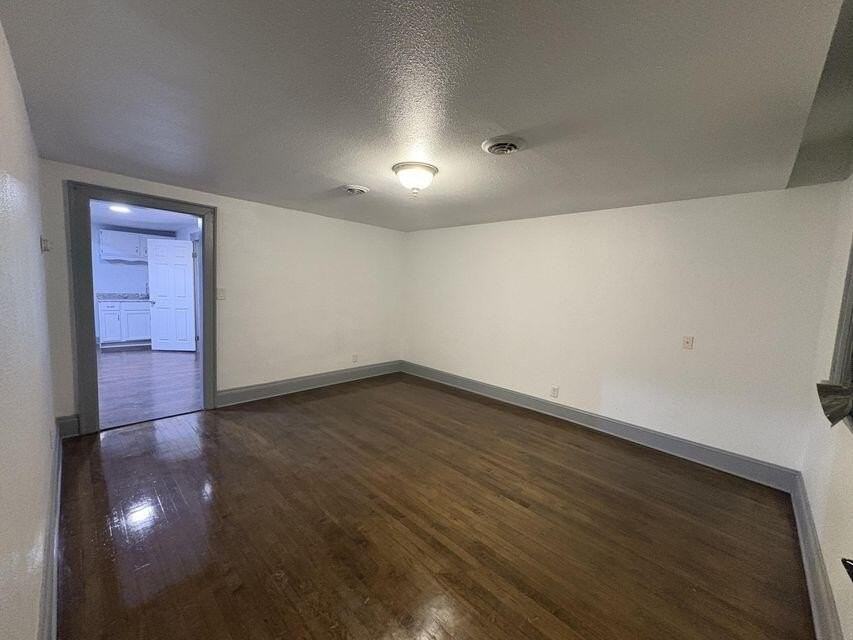 1941 S Winona Ln - Photo 3 of 11