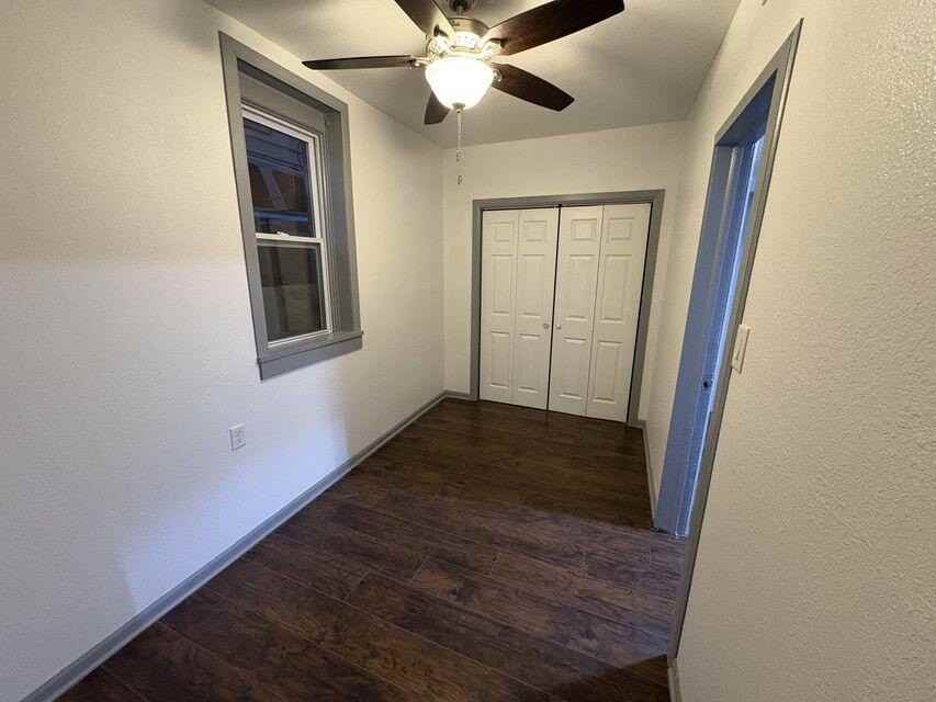 1941 S Winona Ln - Photo 4 of 11