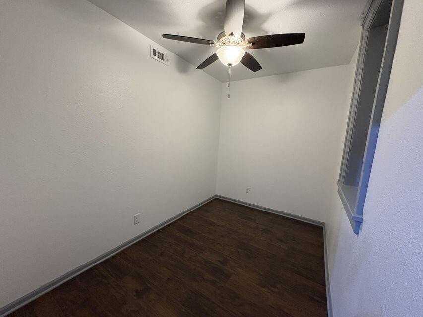 1941 S Winona Ln - Photo 5 of 11