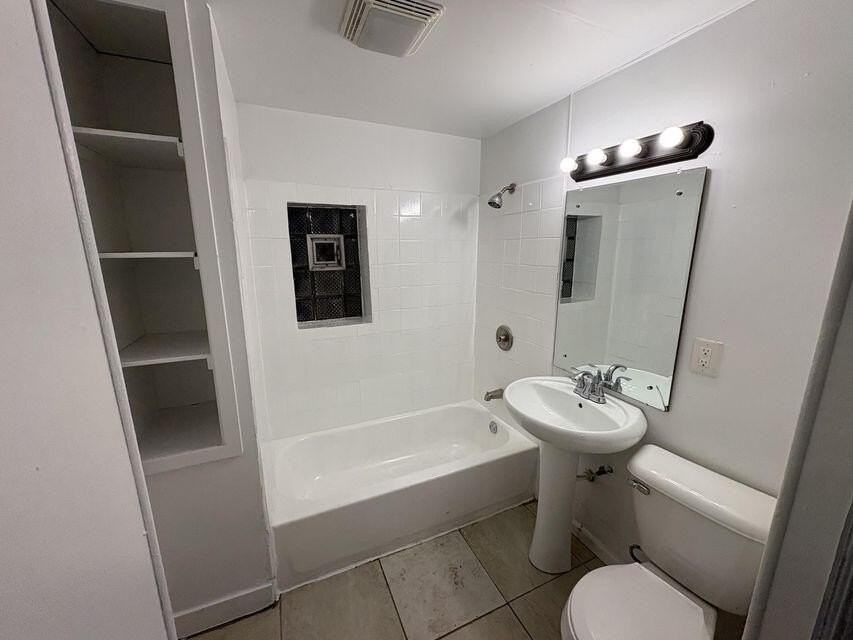 1941 S Winona Ln - Photo 6 of 11