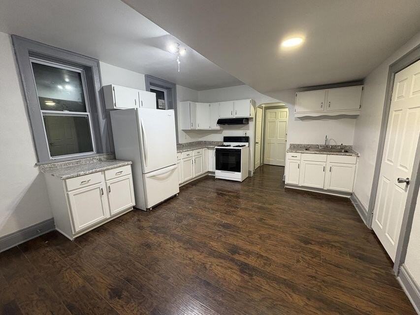 1941 S Winona Ln - Photo 7 of 11