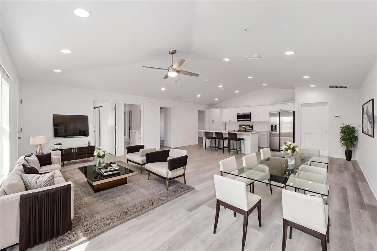 7460 Nw 44th Ln - Photo 2 of 37