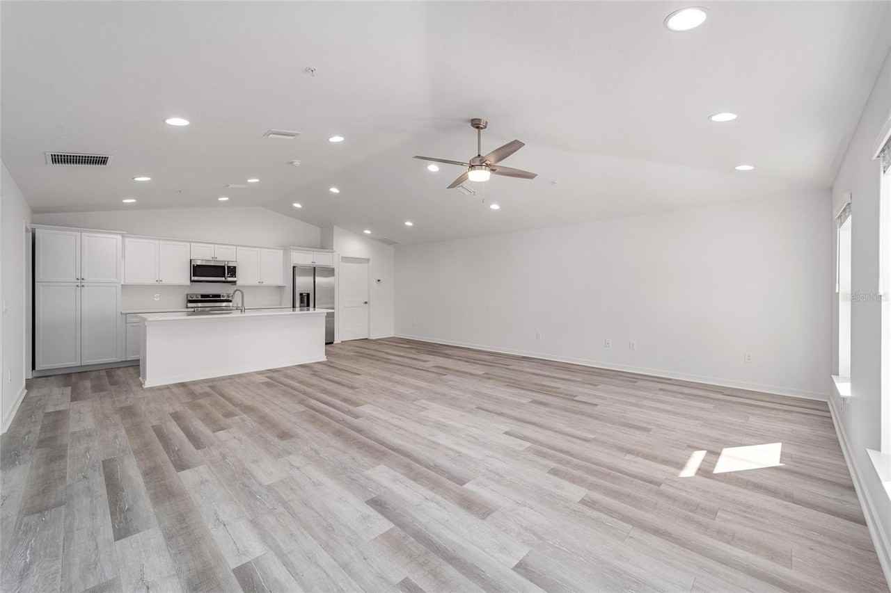 7460 Nw 44th Ln - Photo 6 of 37