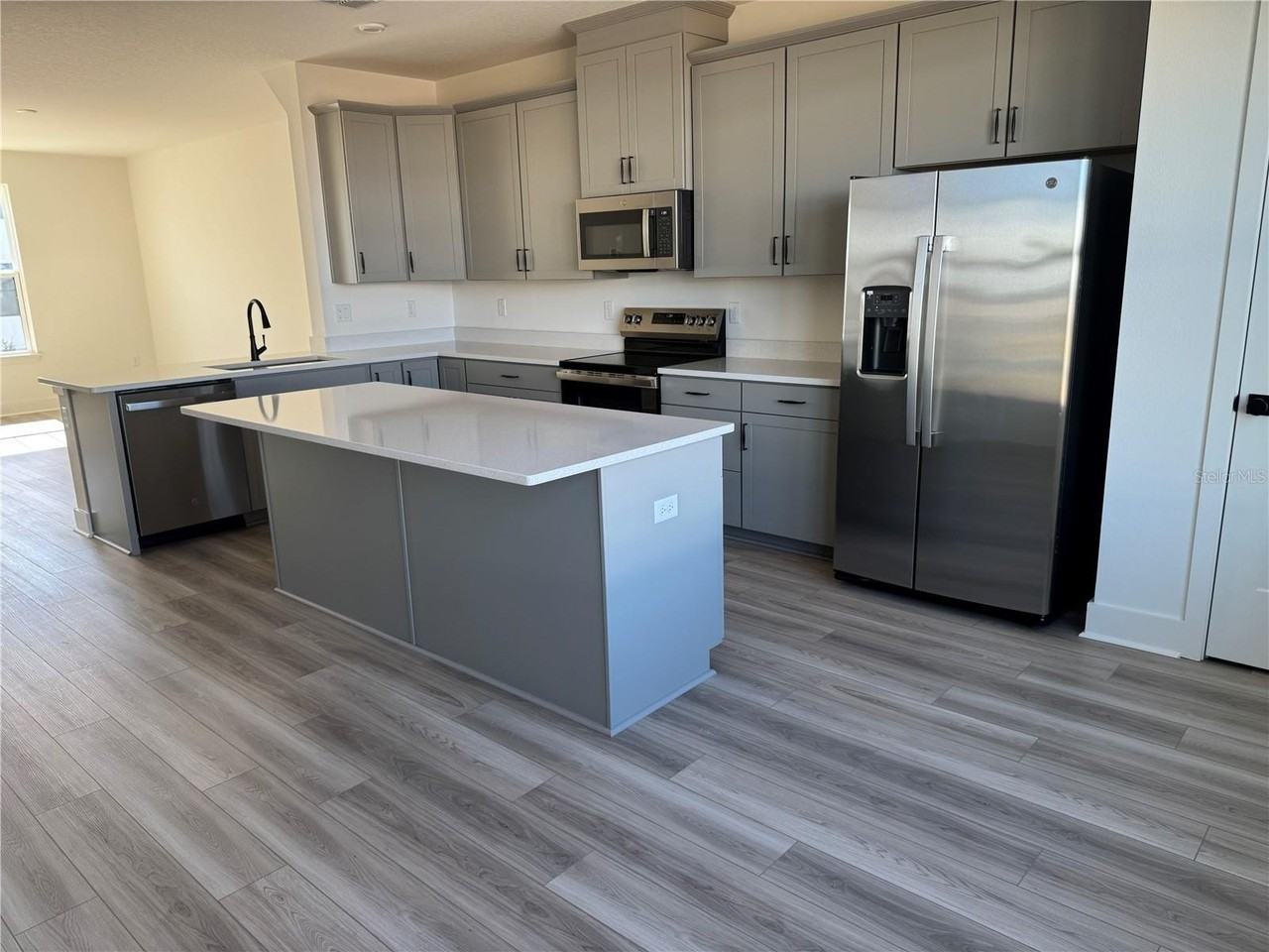 15083 Grove Lake Dr - Photo 4 of 21