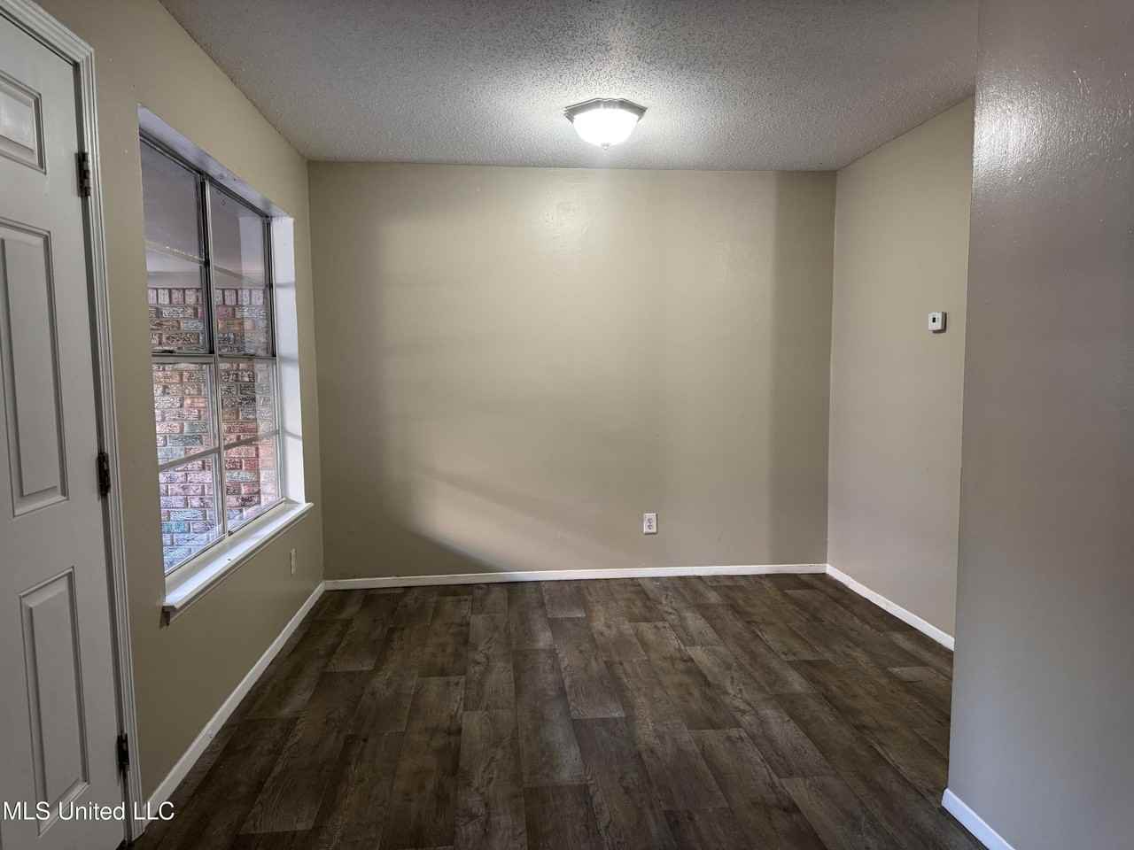 2804 Dubarry Dr - Photo 4 of 12