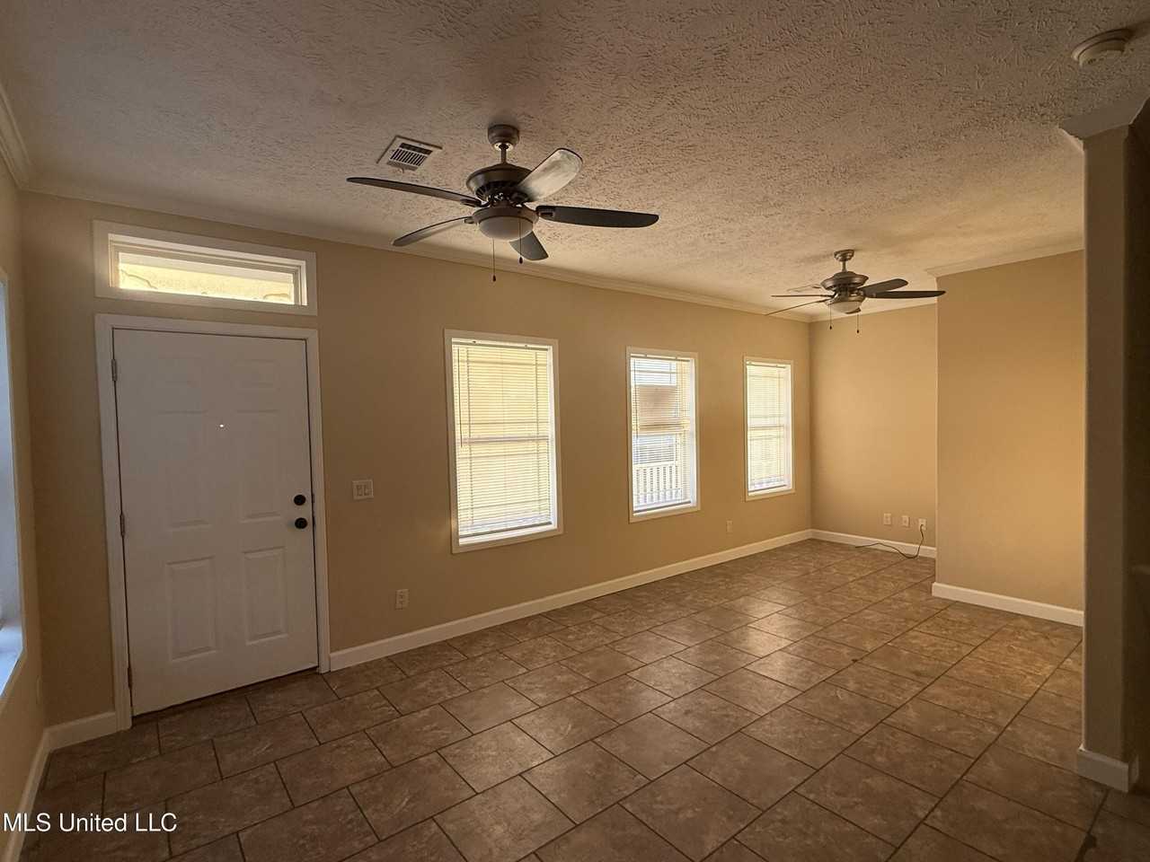 2000 Magazine Street #A - Photo 5 of 27