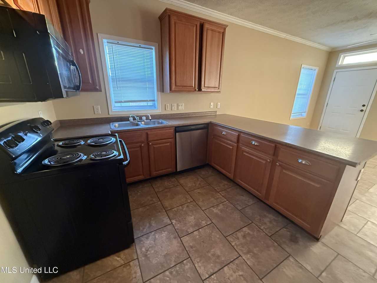 2000 Magazine Street #A - Photo 7 of 27