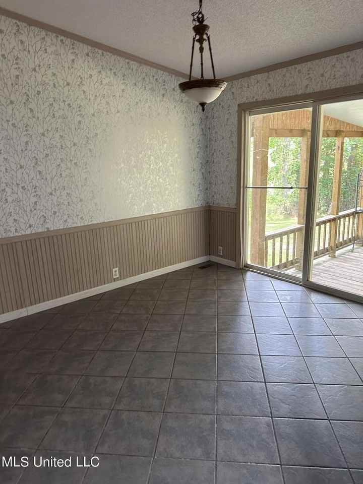 6601 Woodlake Lane - Photo 5 of 22