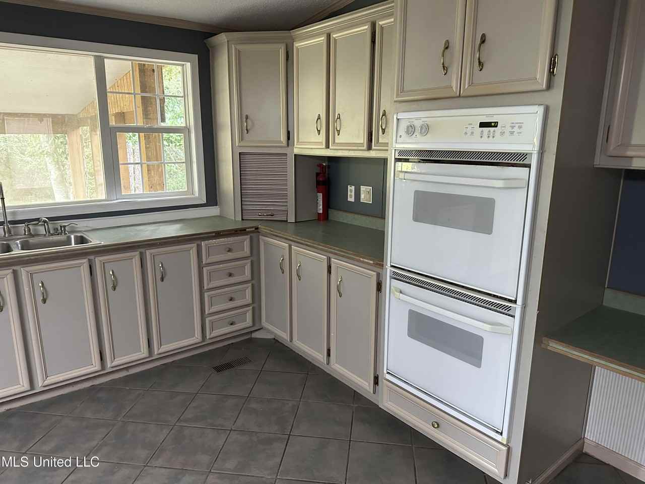 6601 Woodlake Lane - Photo 7 of 22