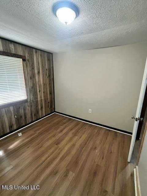 416 7th Street - Photo 5 of 12