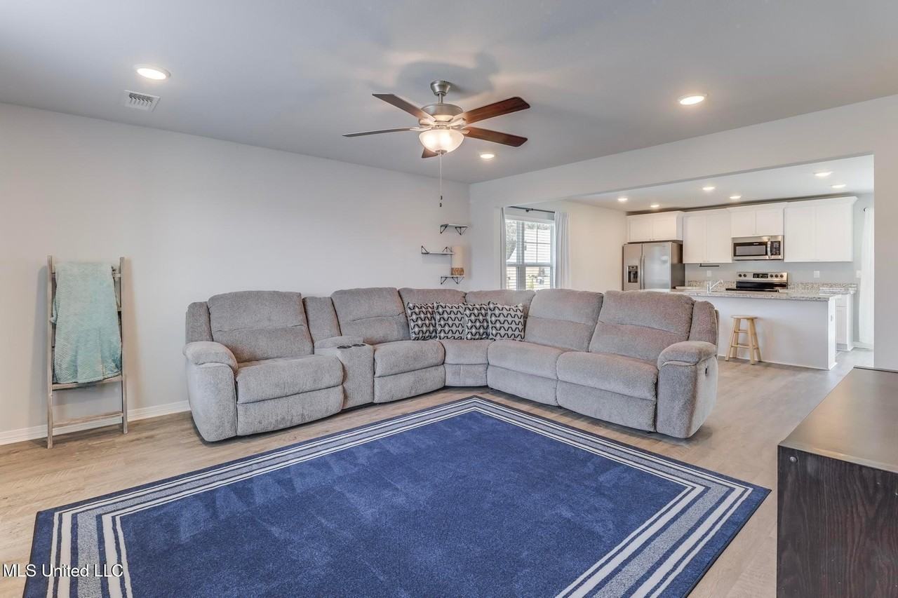 14799 Audubon Lake Blvd - Photo 2 of 29