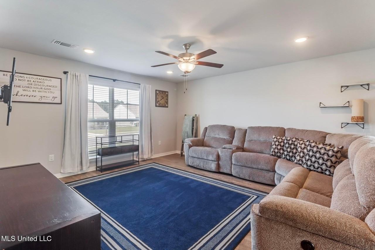 14799 Audubon Lake Blvd - Photo 4 of 29