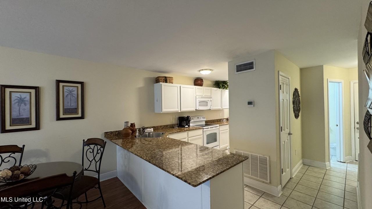 1664 Beach Blvd Apt B66 #B66 - Photo 6 of 16