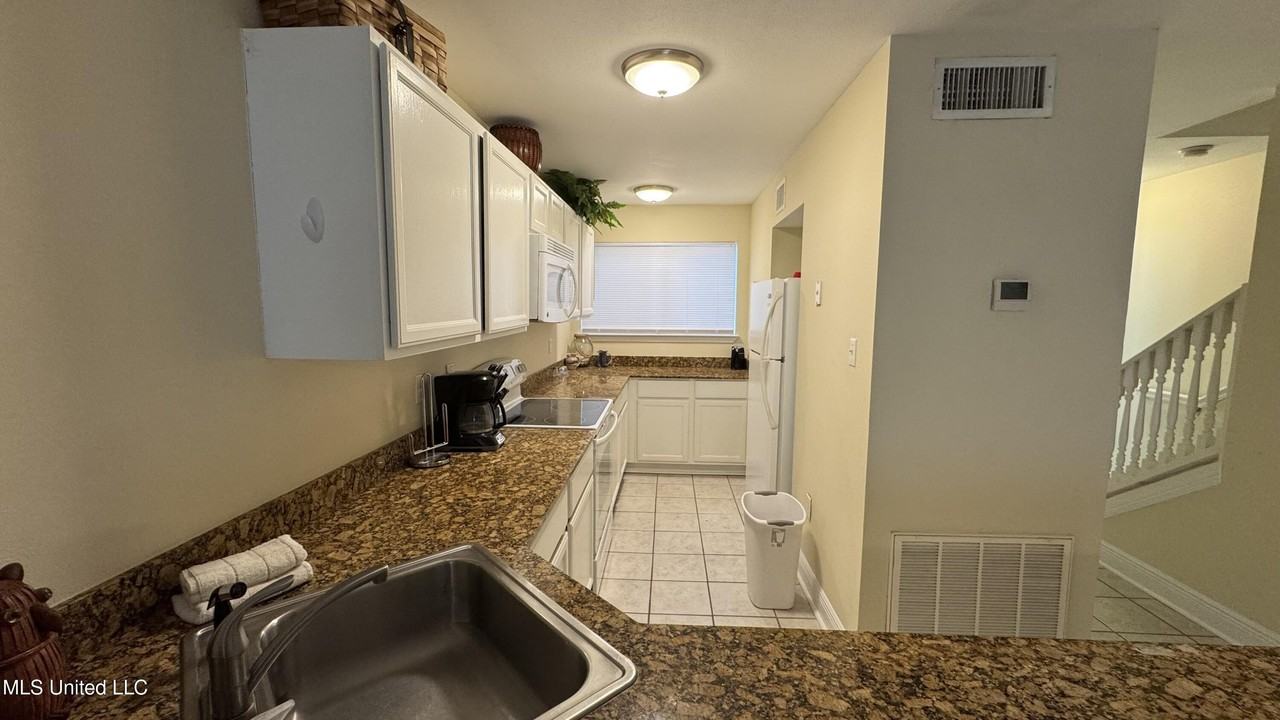 1664 Beach Blvd Apt B66 #B66 - Photo 7 of 16