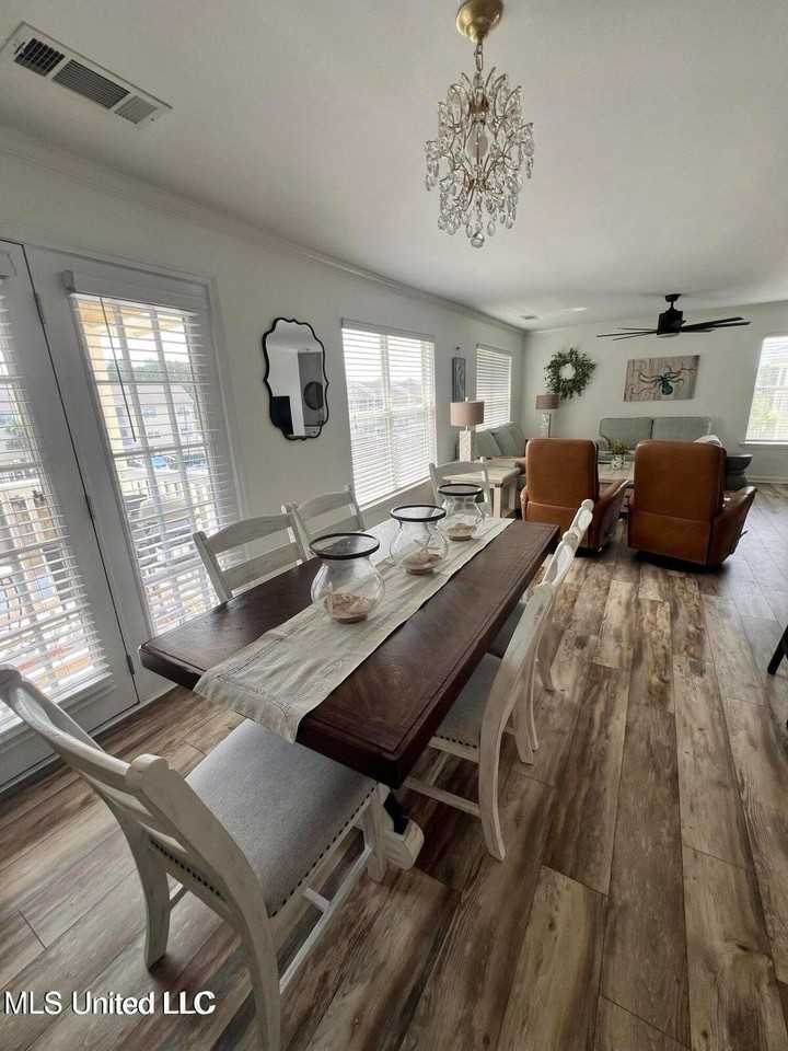 2421 Beachview Drive #E4 - Photo 4 of 25