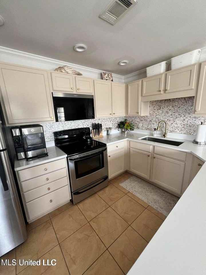 2421 Beachview Drive #E4 - Photo 6 of 25