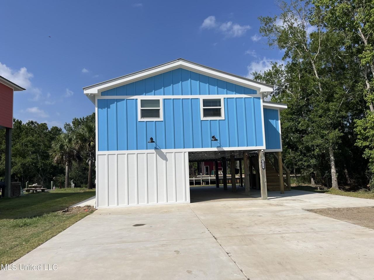 4024 Blue Jay St - Photo 2 of 15