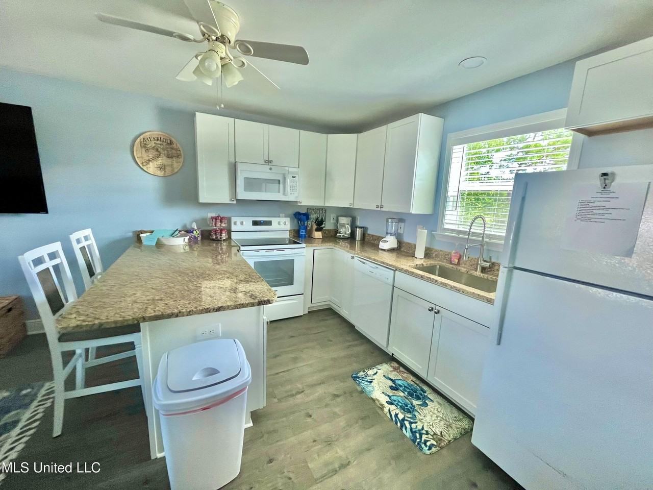 4024 Blue Jay St - Photo 5 of 15