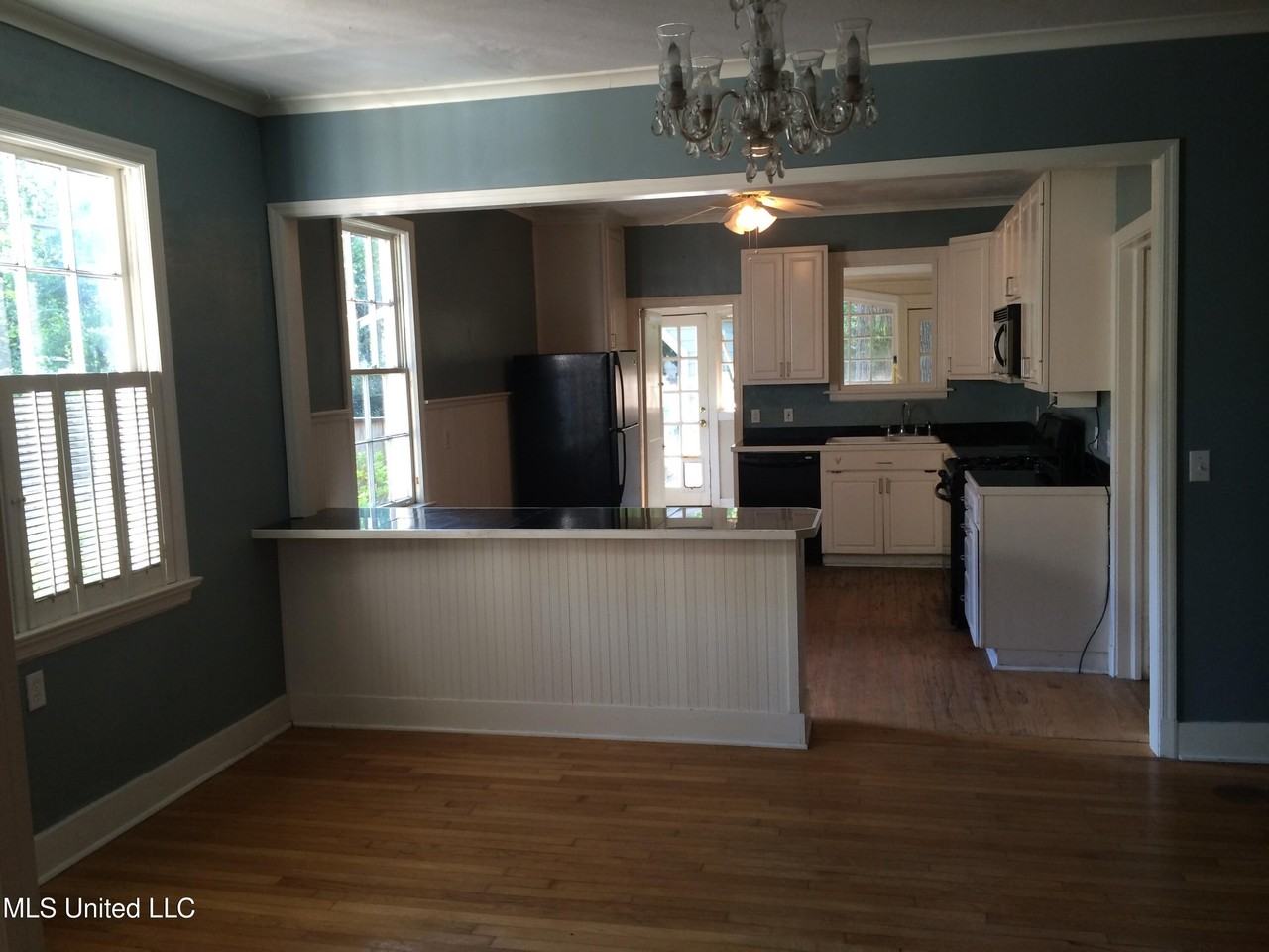 4056 Redwing Ave - Photo 3 of 18