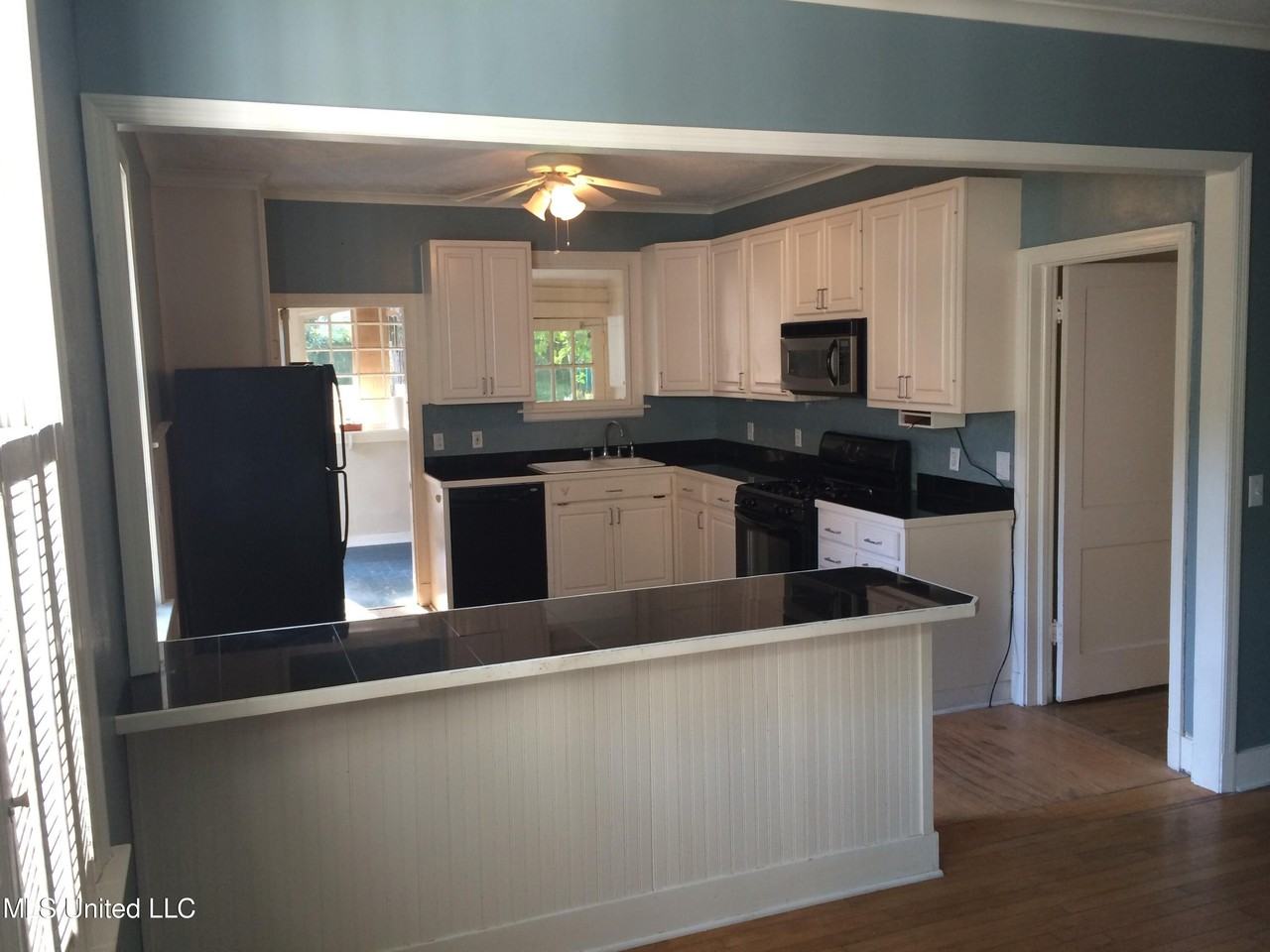 4056 Redwing Ave - Photo 4 of 18