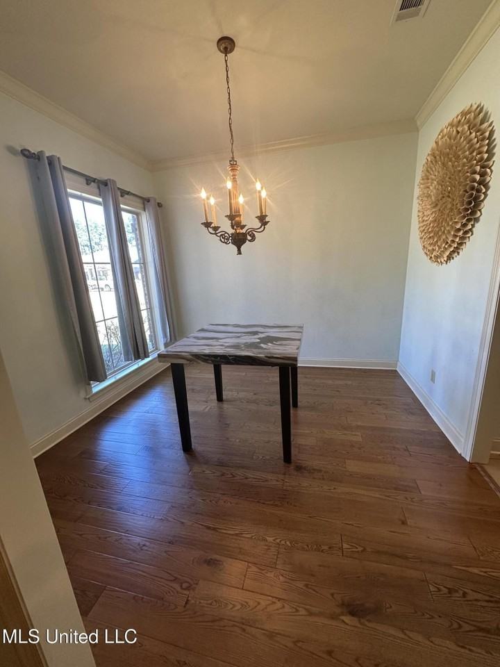 101 Cedar Green Cv - Photo 5 of 19