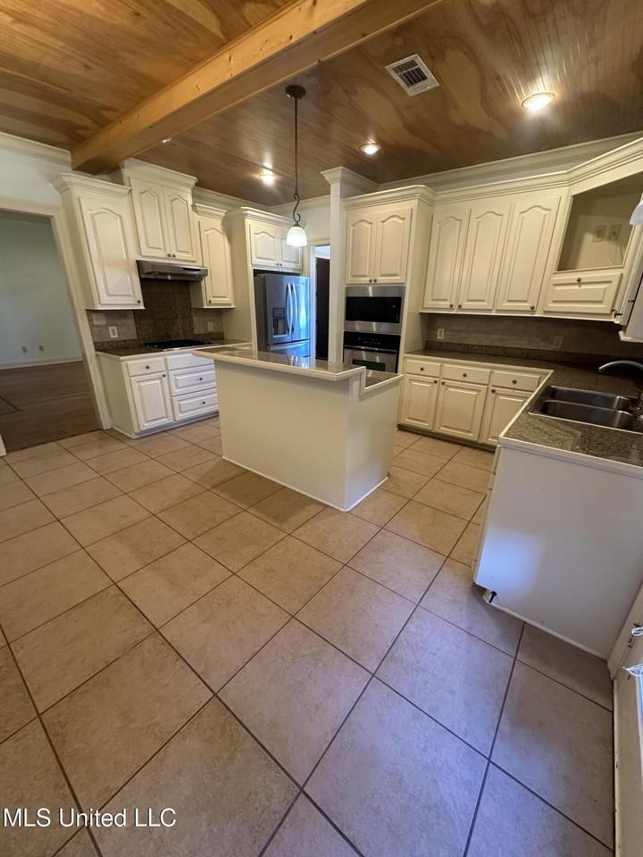 101 Cedar Green Cv - Photo 6 of 19