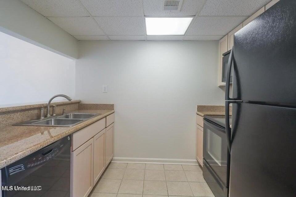 3230 Cumberland Rd Apt 39 #39 - Photo 4 of 22