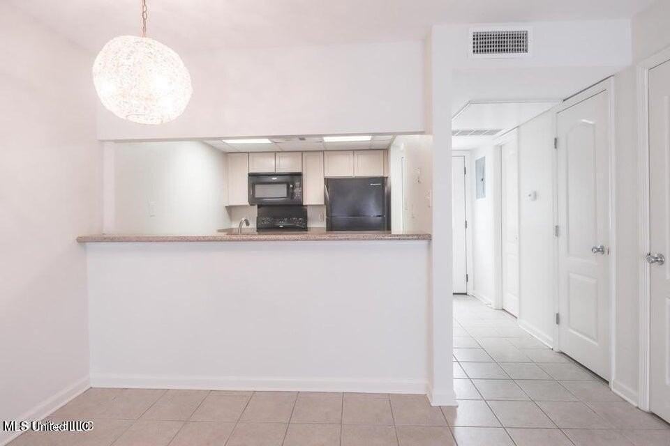 3230 Cumberland Rd Apt 39 #39 - Photo 5 of 22