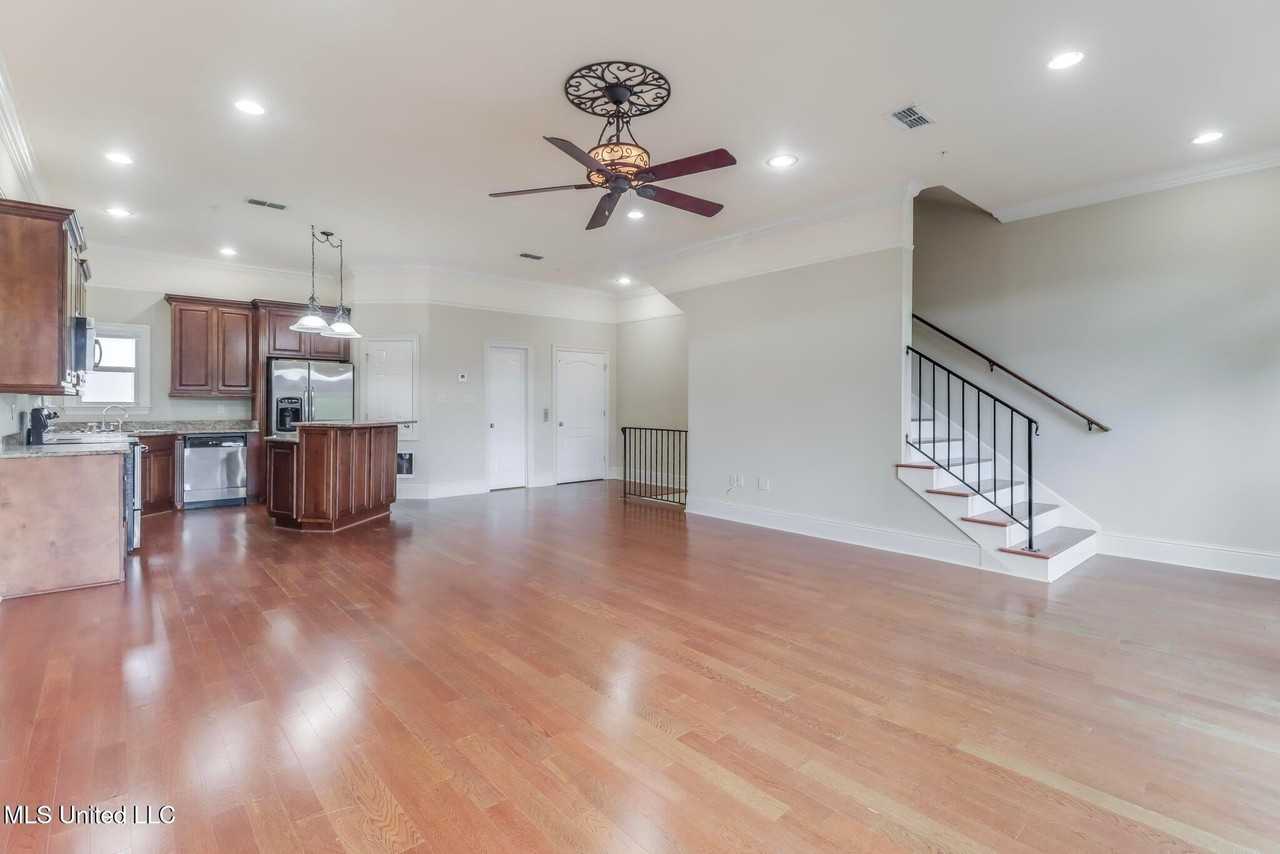 25 Oak Street - Photo 3 of 25