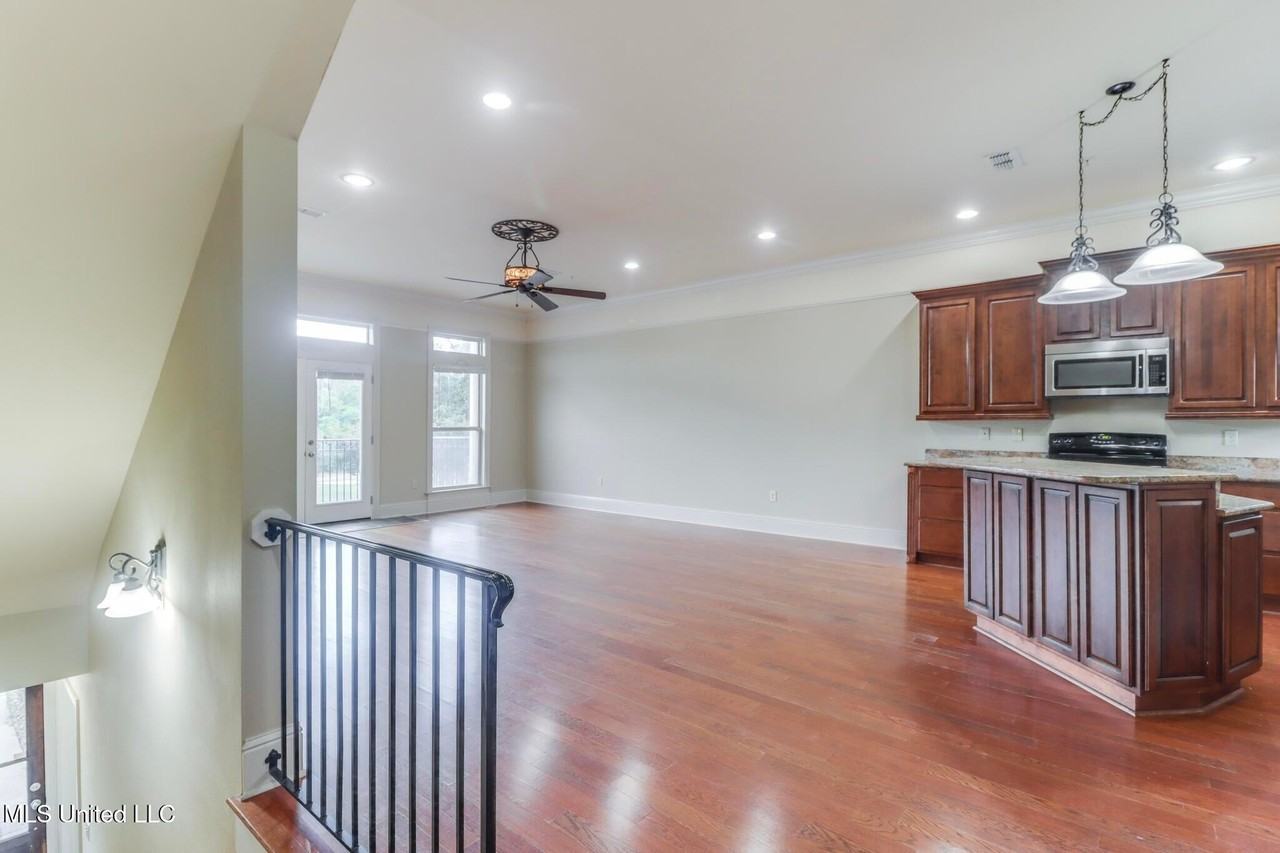 25 Oak Street - Photo 7 of 25