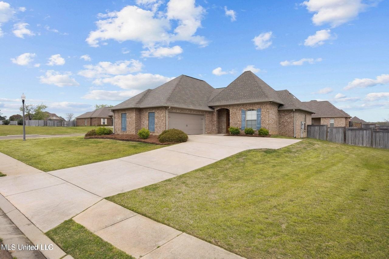 245 Cooper Ln - Photo 2 of 21