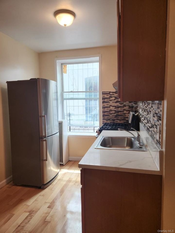 2181 Strauss St Apt 1r #1R - Photo 2 of 13