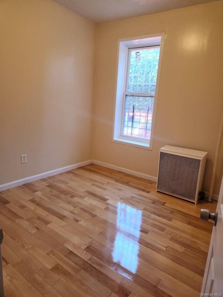 2181 Strauss St Apt 1r #1R - Photo 7 of 13