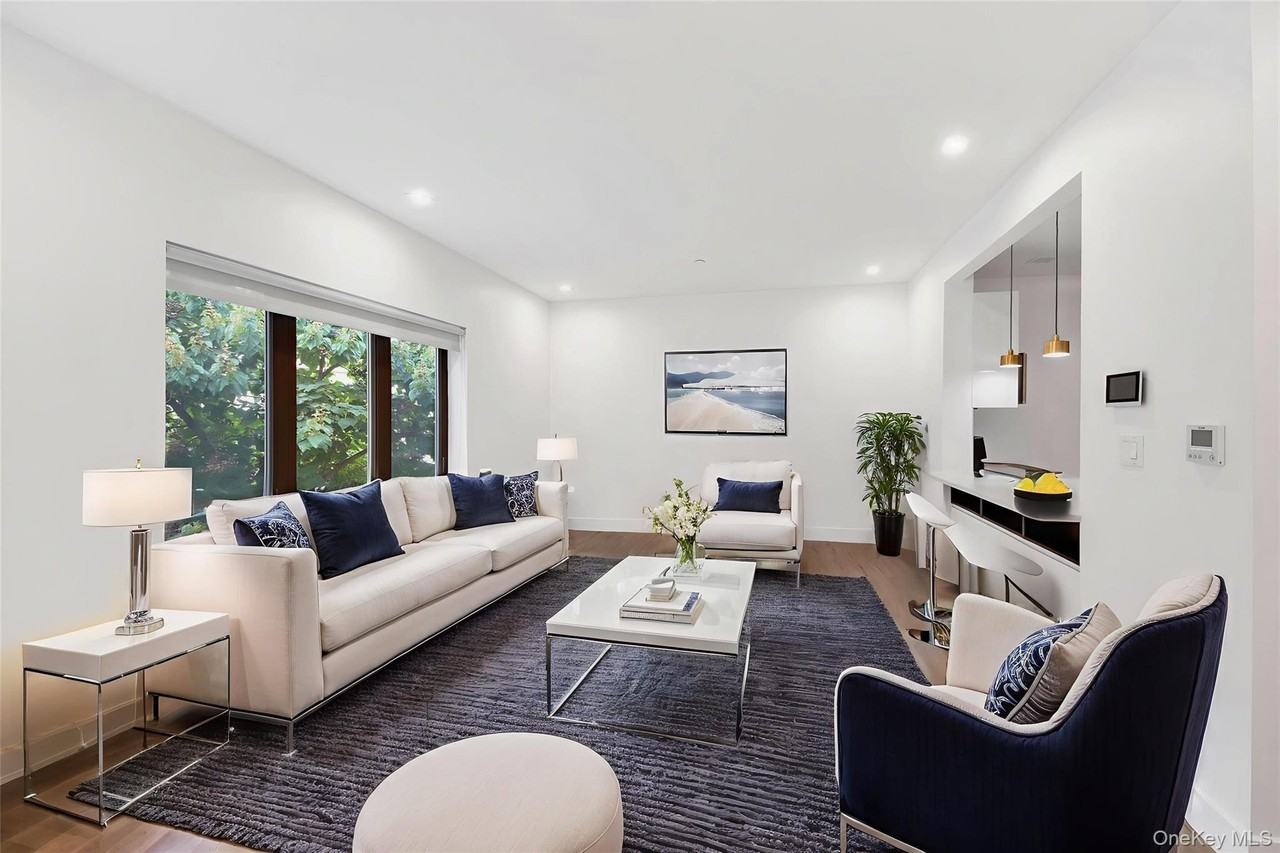 525 N Macquesten Pkwy - Photo 6 of 26