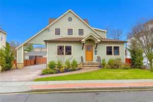 featured image of 33 Smith Street #2