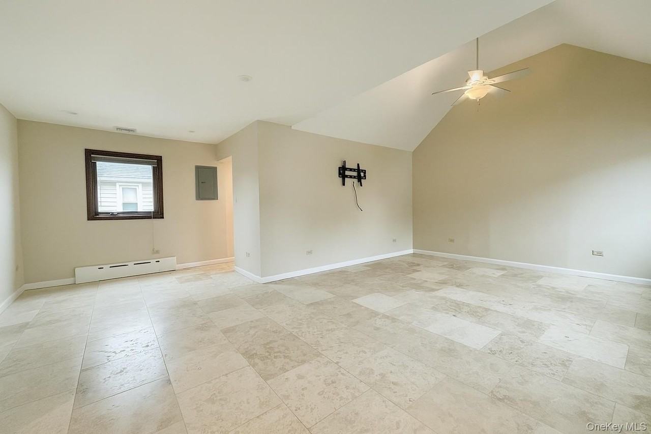 33 Smith St Unit 2 #2 - Photo 3 of 8