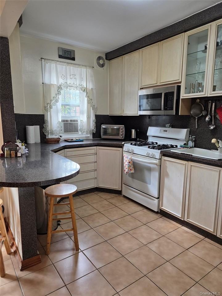 14226 61st Rd - Photo 5 of 11