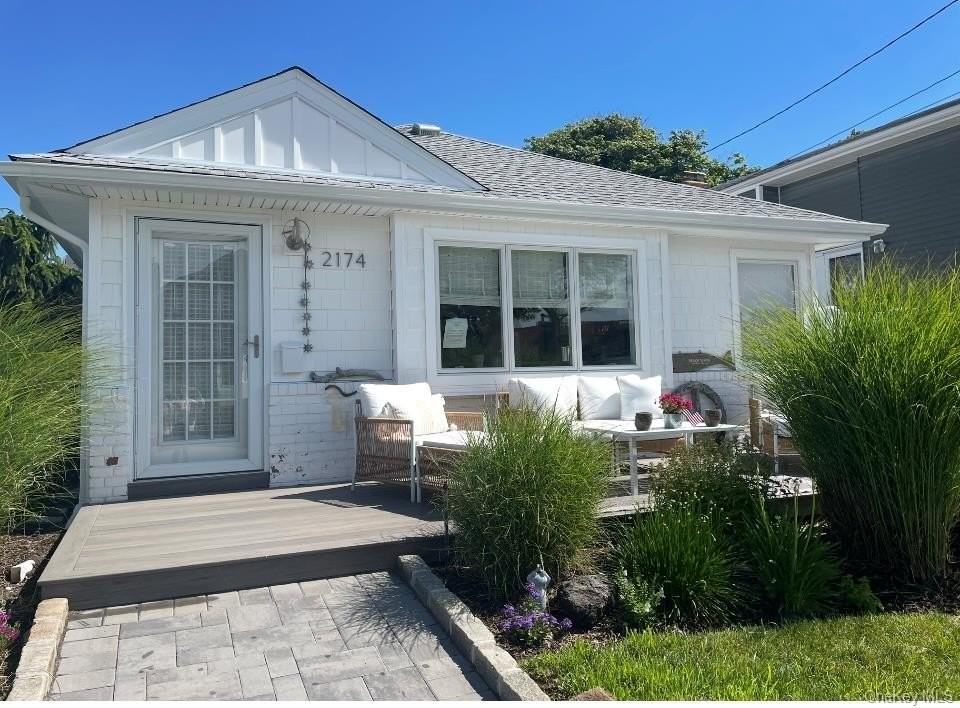 2174 Bay Blvd - Photo 2 of 30