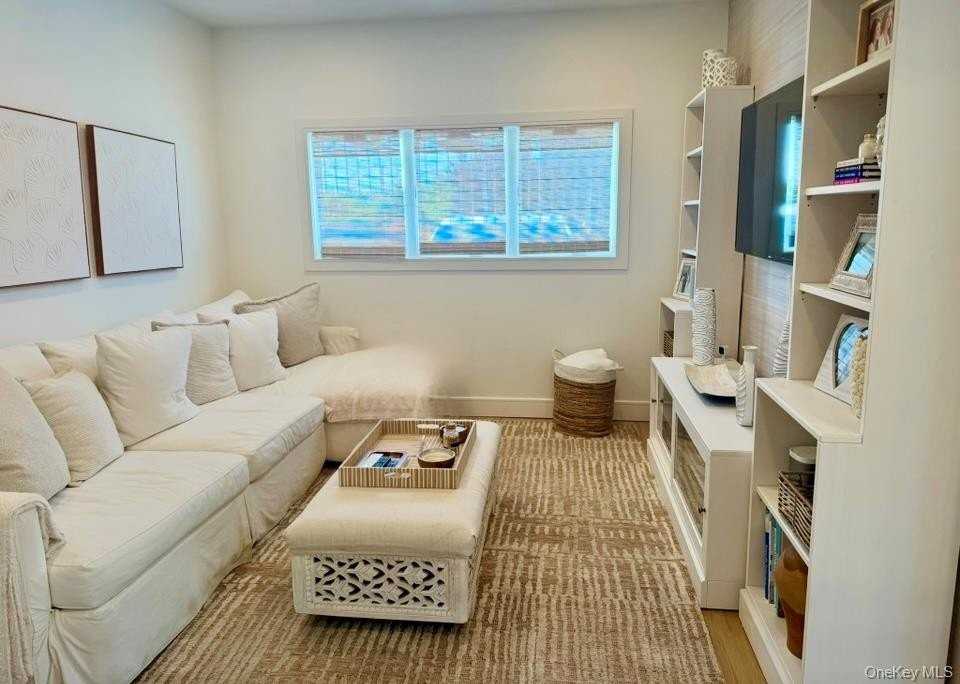 2174 Bay Blvd - Photo 5 of 30