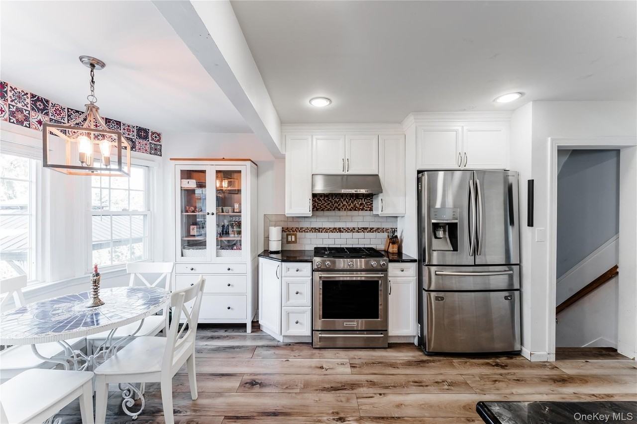 575 Cornwell Ave - Photo 4 of 27