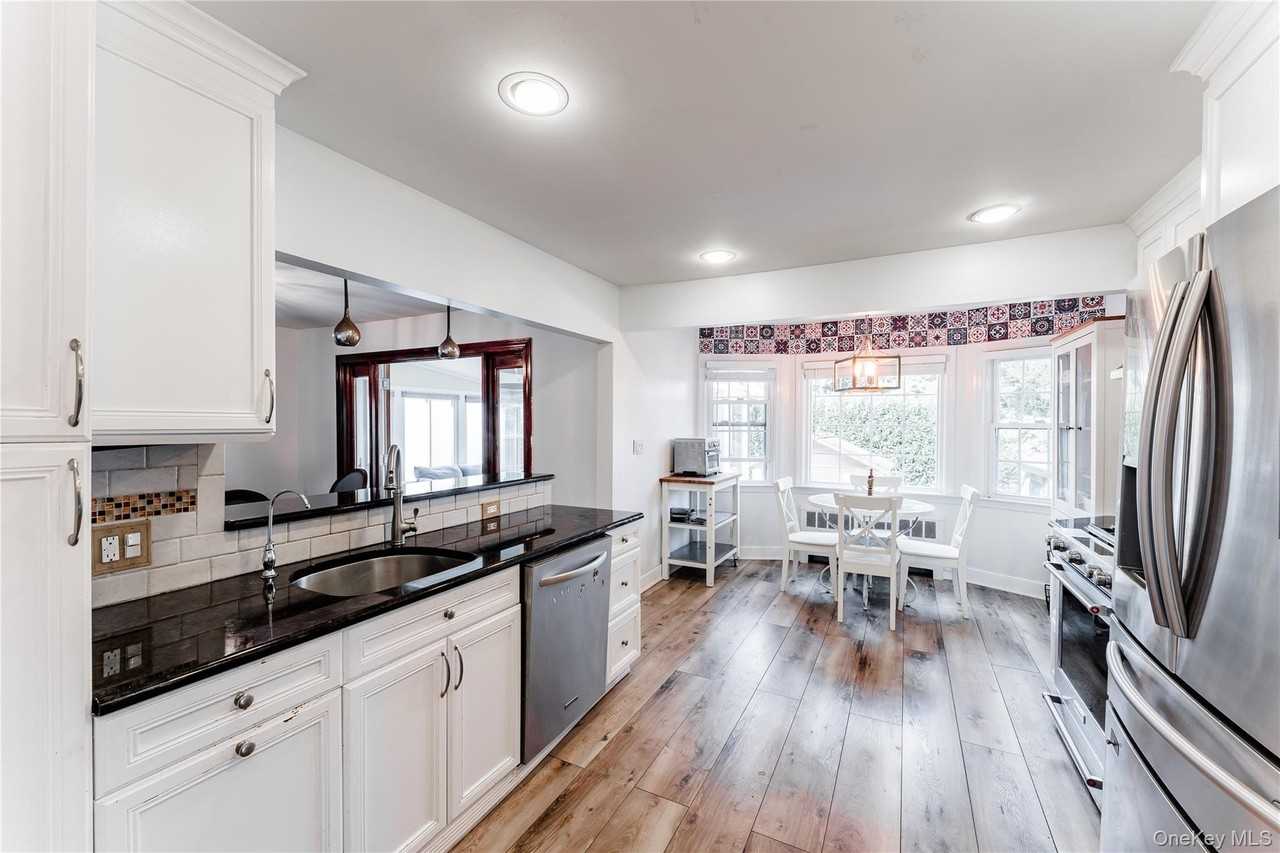 575 Cornwell Ave - Photo 7 of 27