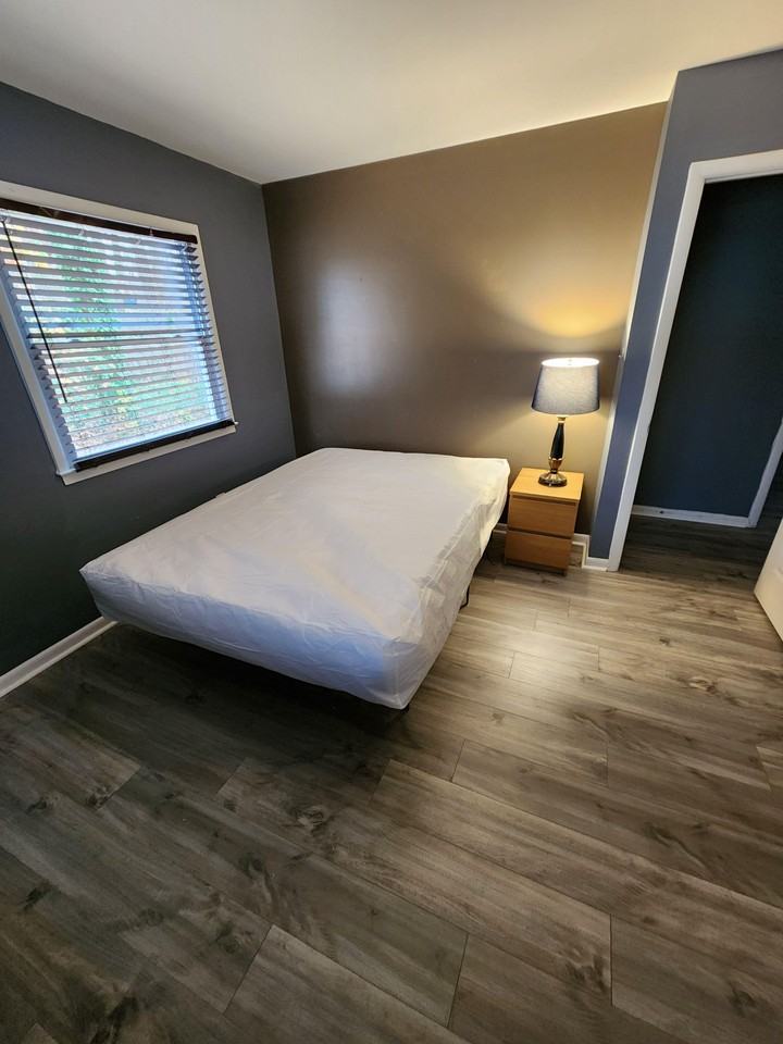 Loughran Ter - Photo 6 of 10